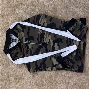 Long sleeve camo shirt ❤️